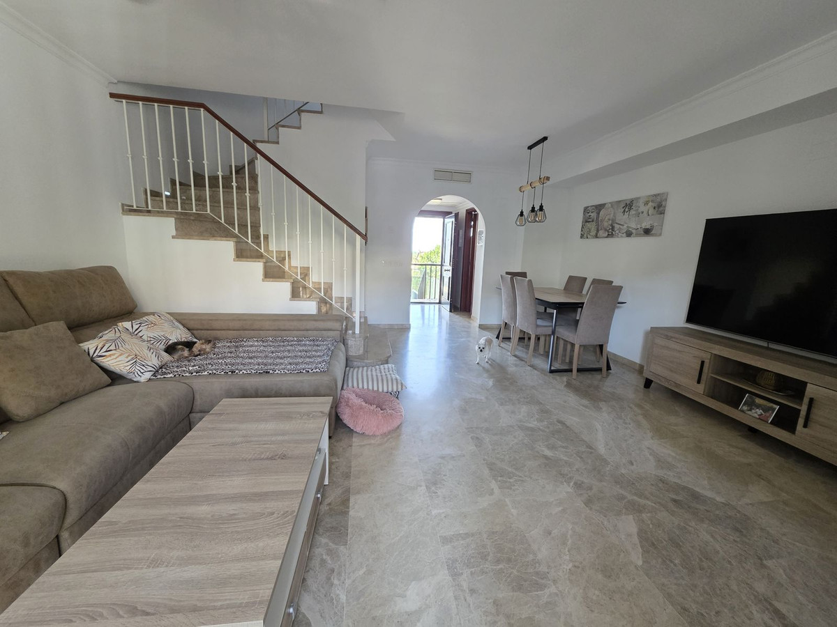 4 Bedroom Townhouse in Marbella - Photo 5