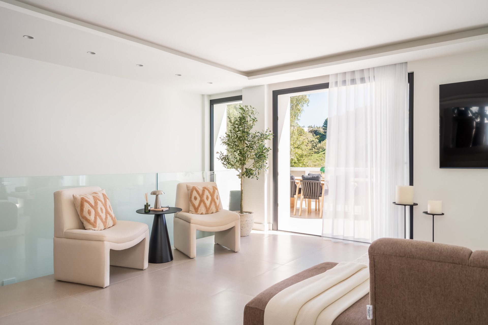 5 Bedroom Villa in Marbella - Photo 7