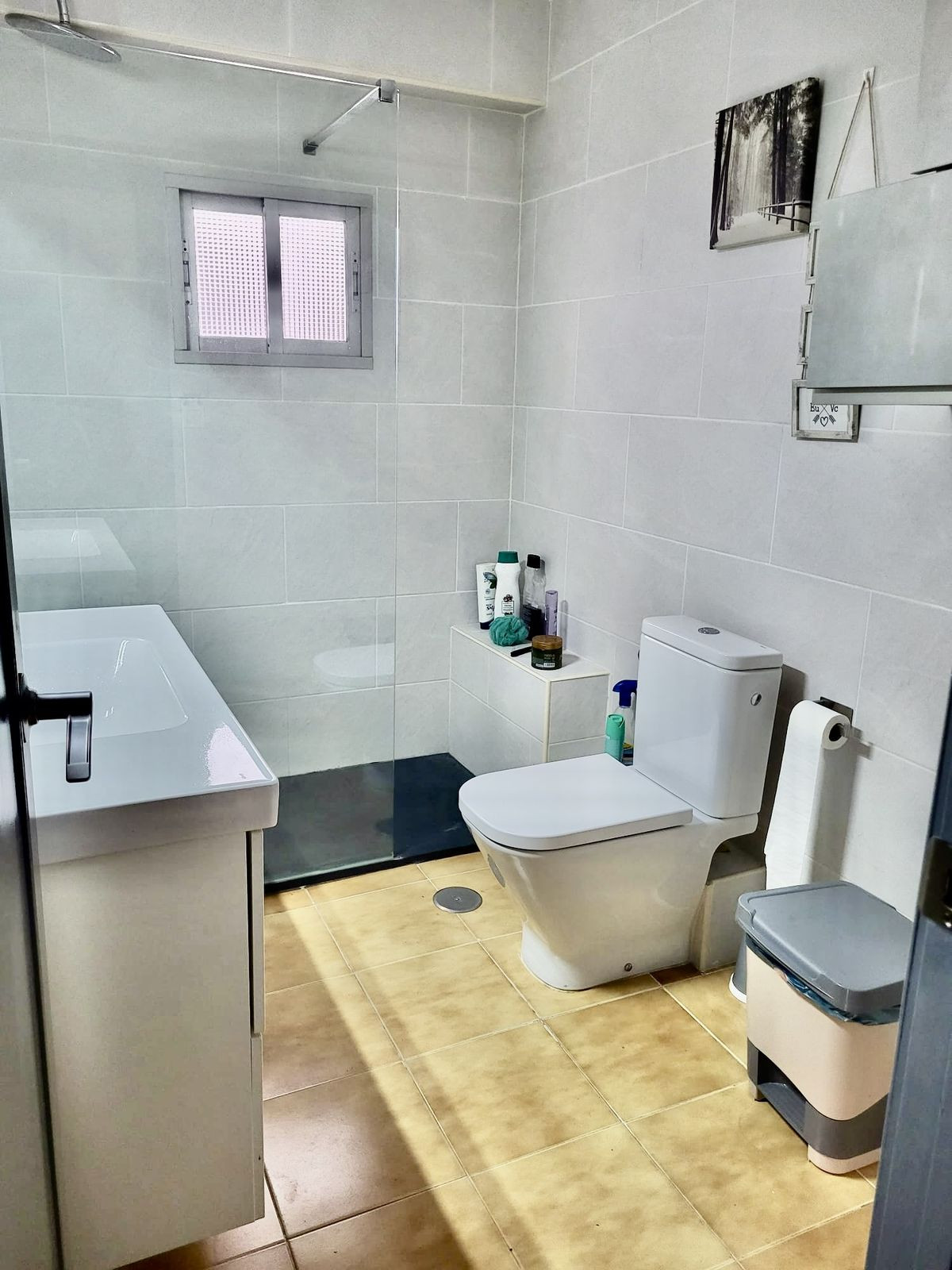 3 Bedroom Apartment in Marbella - Photo 2