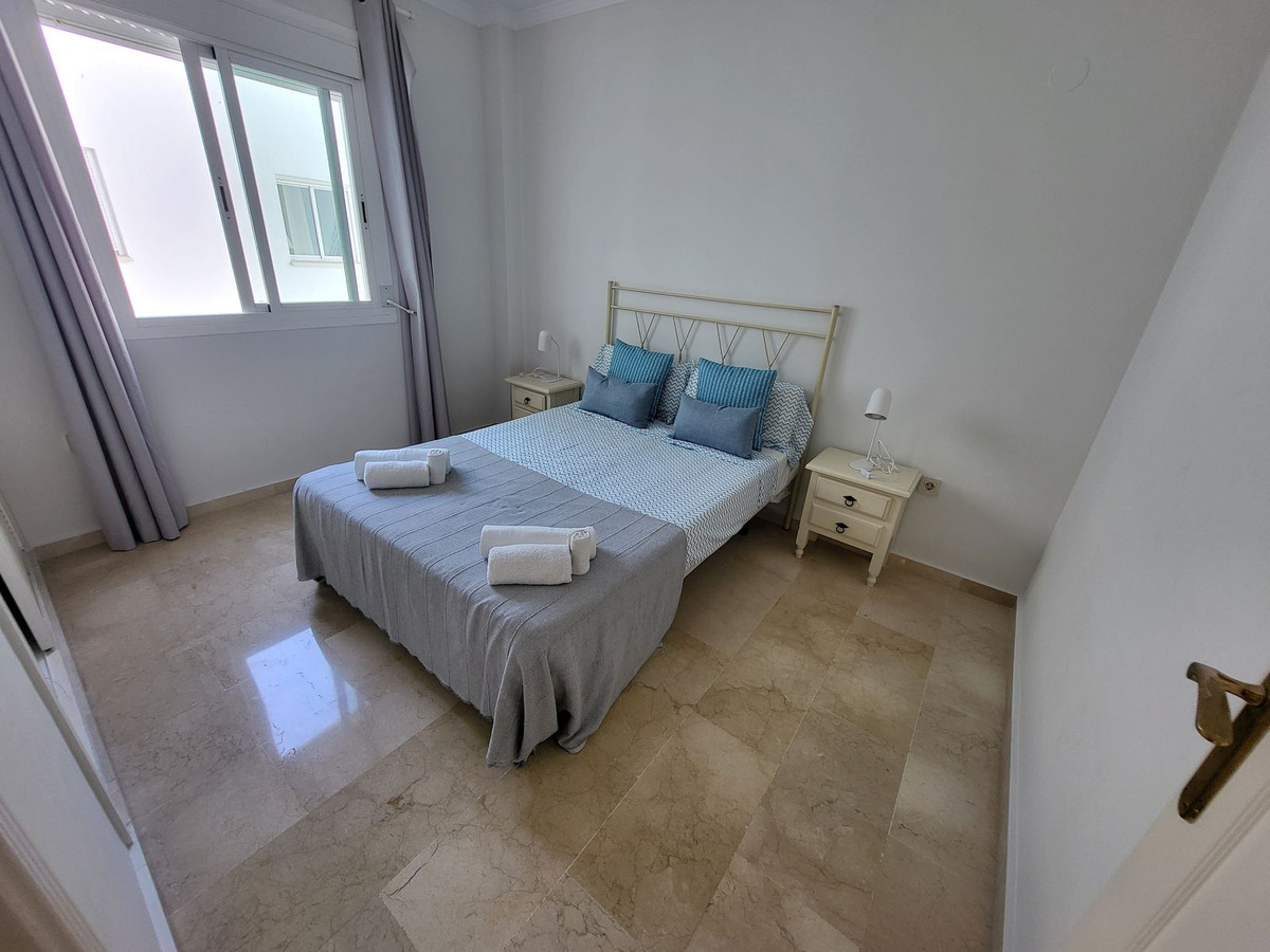 Piso de 4 dormitorios con piscina en Málaga – Foto 19