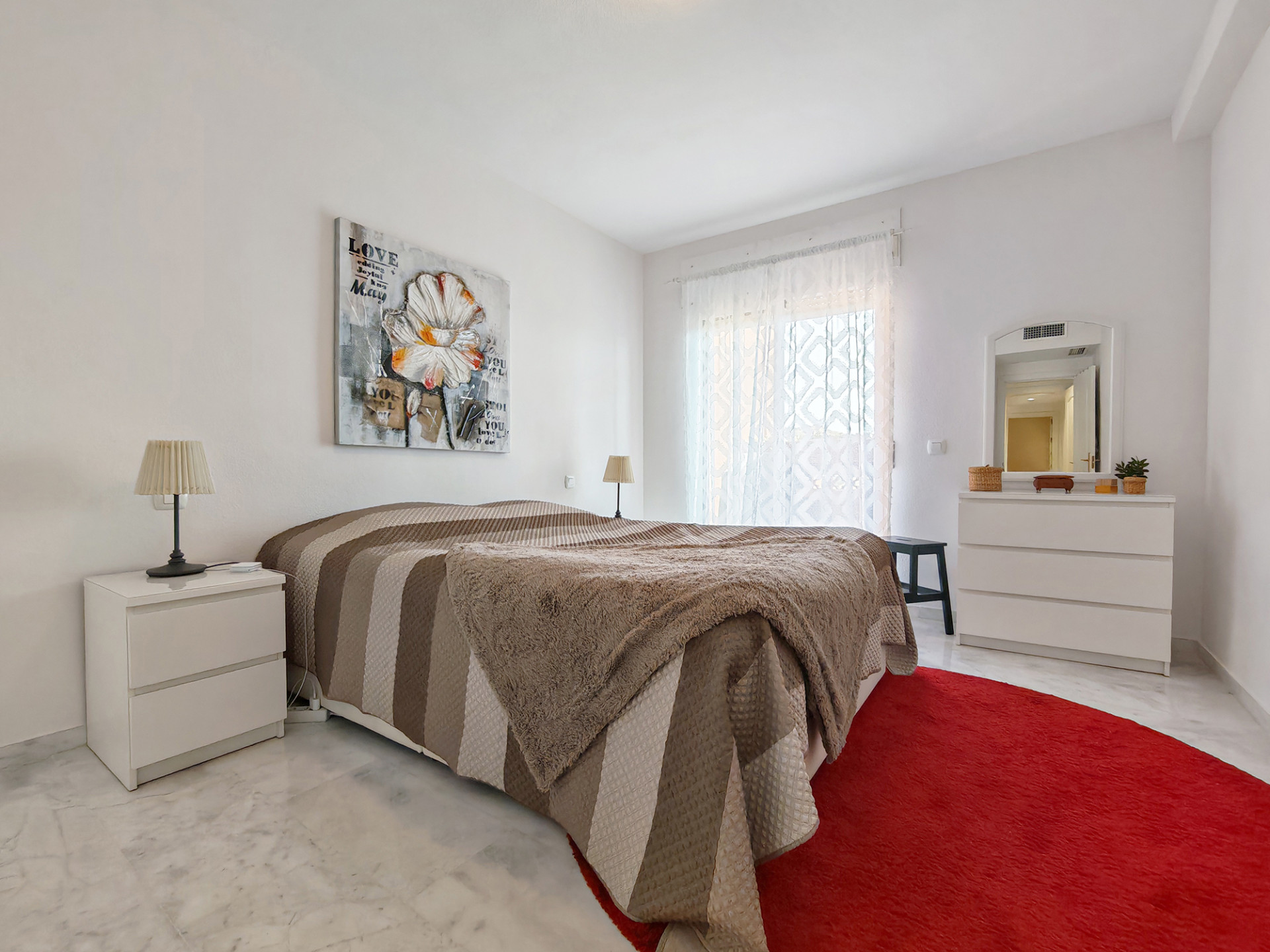 2 Bedroom Apartment in Marbella - Photo 9