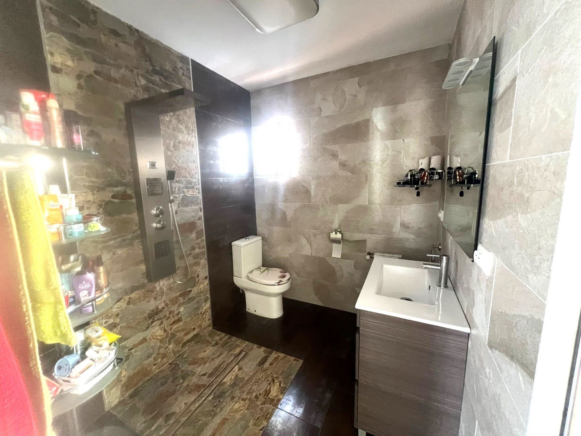 2 Bedroom Villa in Fuengirola - Photo 8
