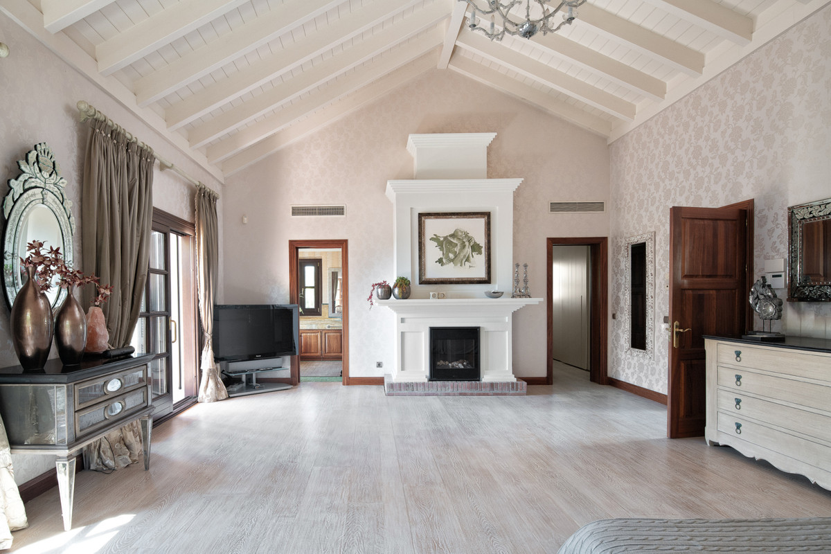 5 Bedroom Villa in Marbella - Фото 15