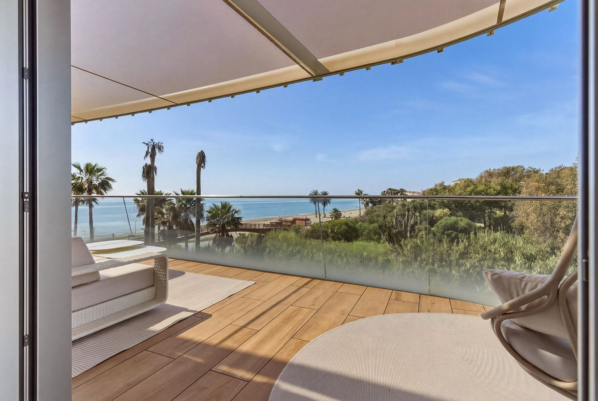 4 Bedroom Apartment in Estepona - Фото 12