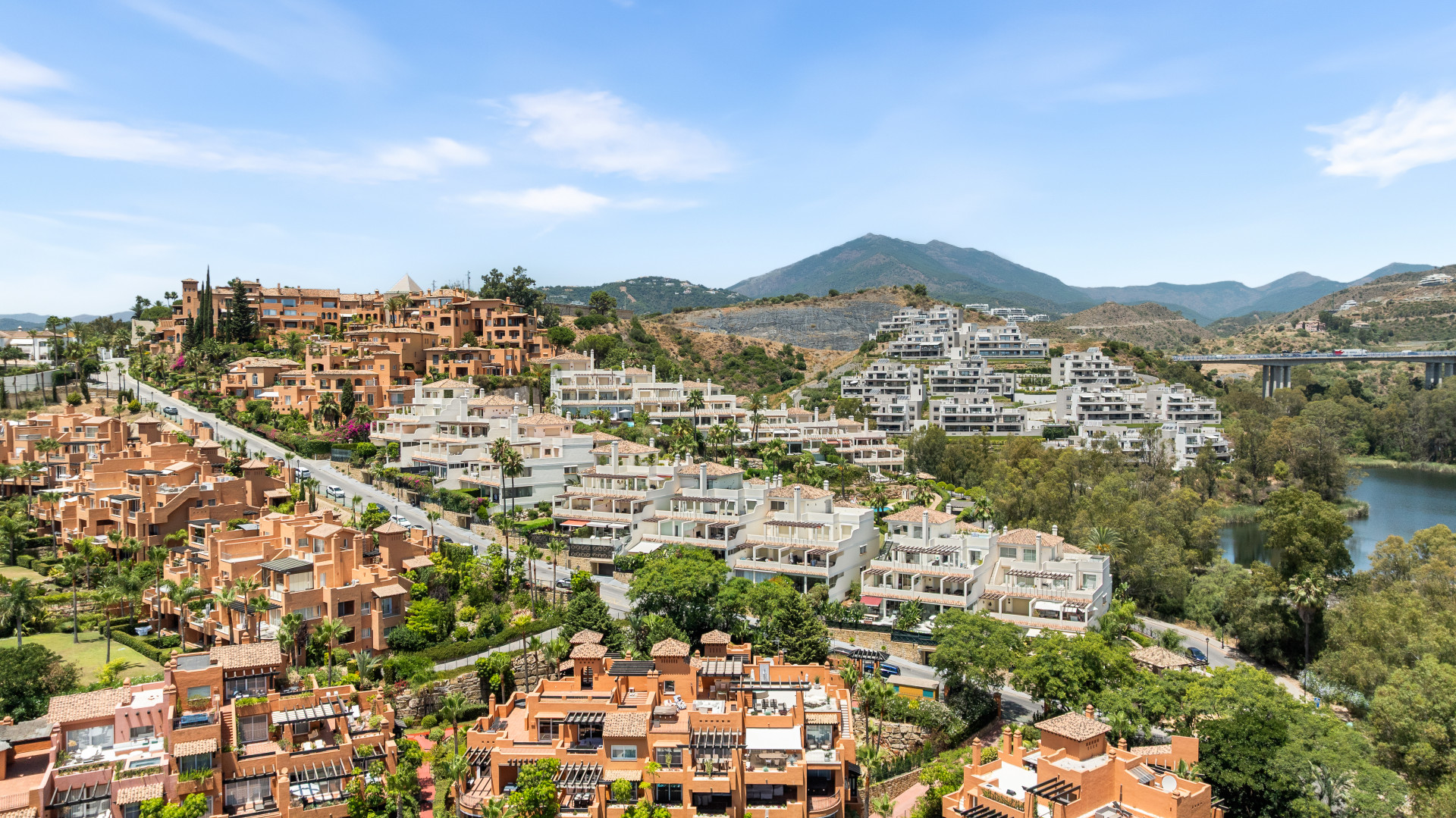 3 Bedroom Apartment in Marbella - Photo 22
