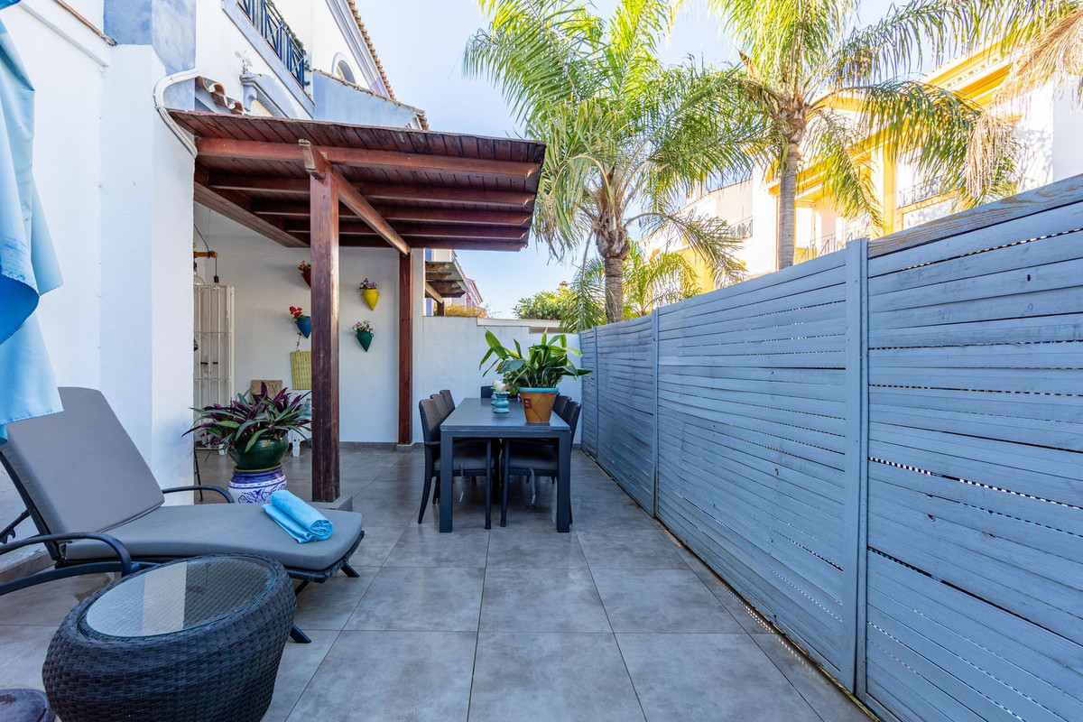 5 Bedroom Townhouse in San Pedro de Alcántara - Photo 6