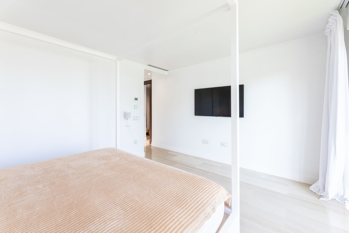 2 Bedroom Apartment in Benahavís - Foto 14