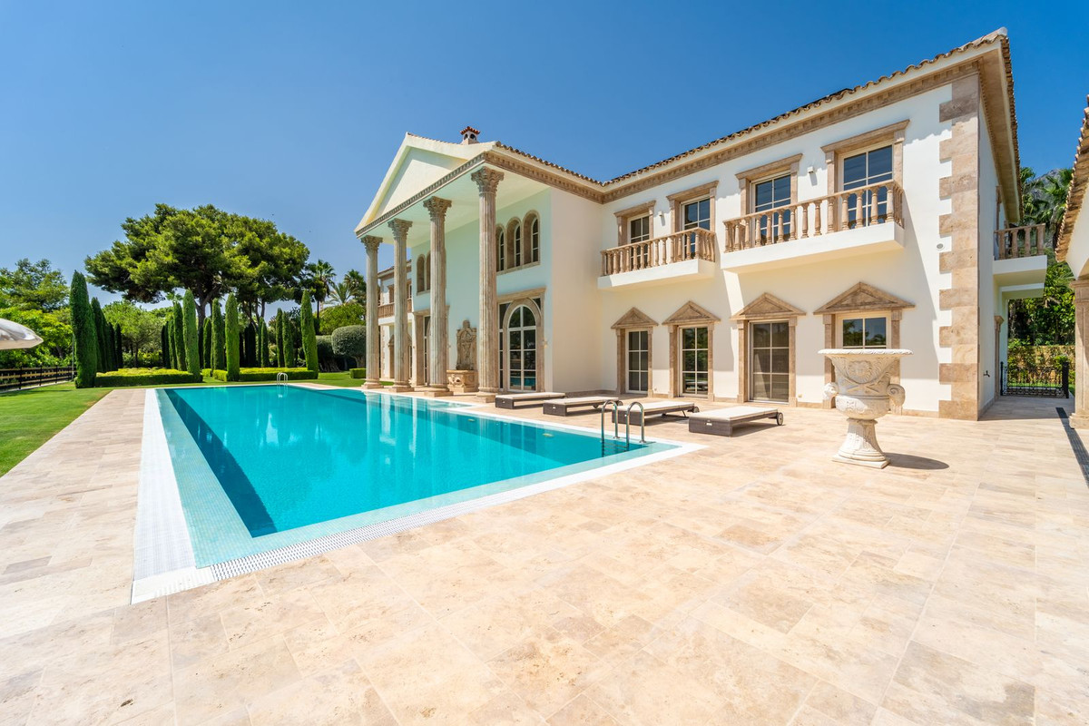 10 Bedroom Villa in Marbella - Photo 4