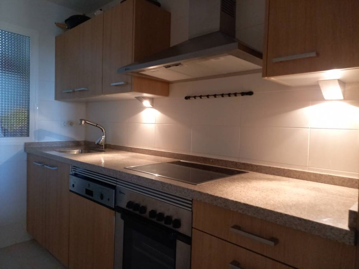 3 Bedroom Apartment in Benahavís - Photo 15