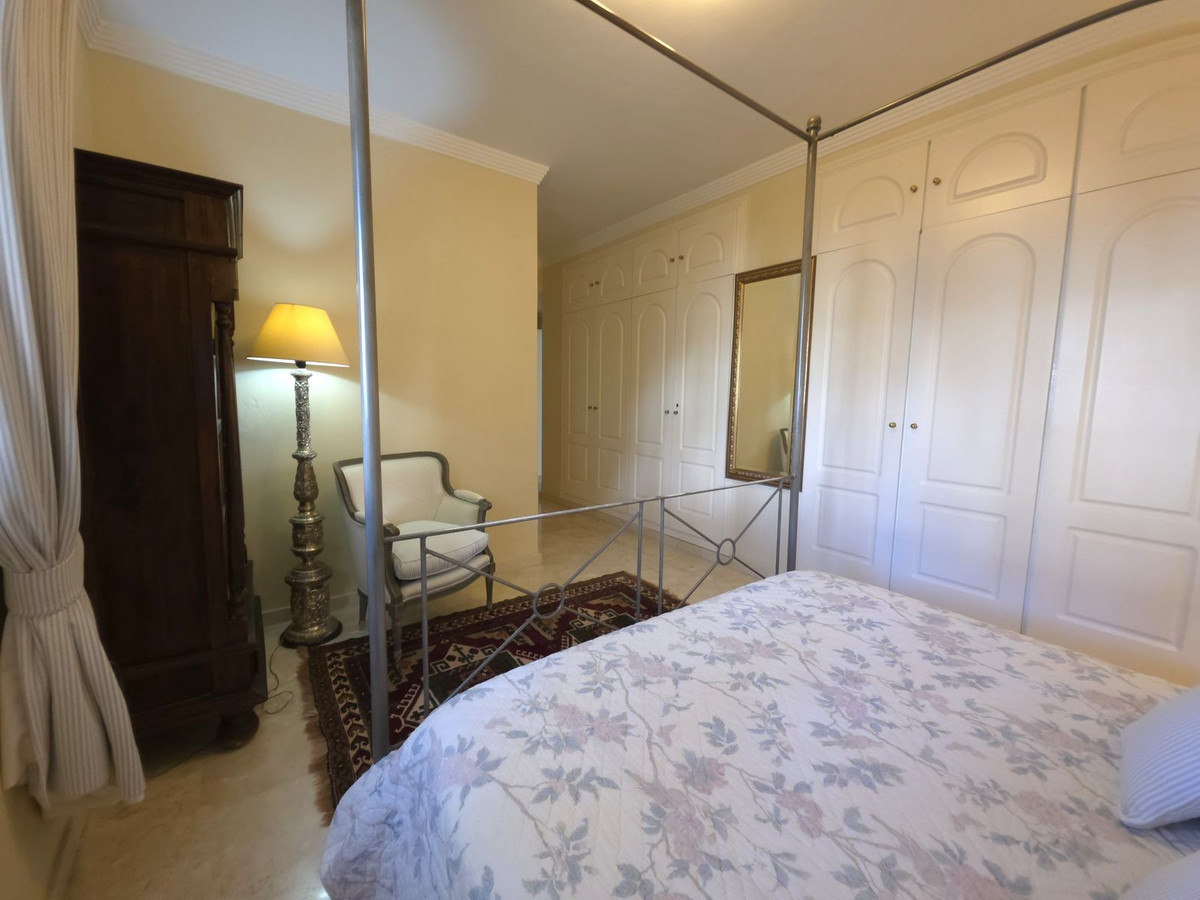 2 Bedroom Apartment in Marbella - Photo 20