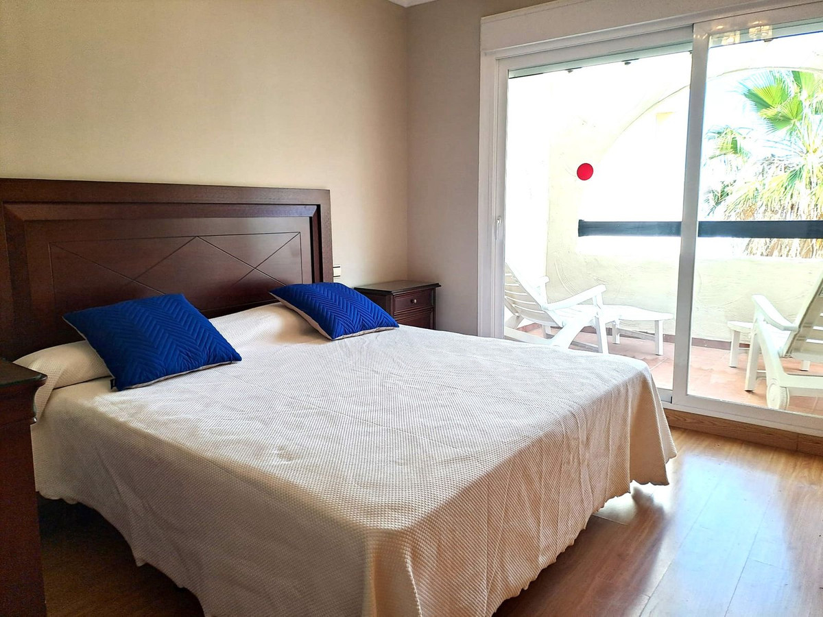 2 Bedroom Apartment in Estepona - Photo 14