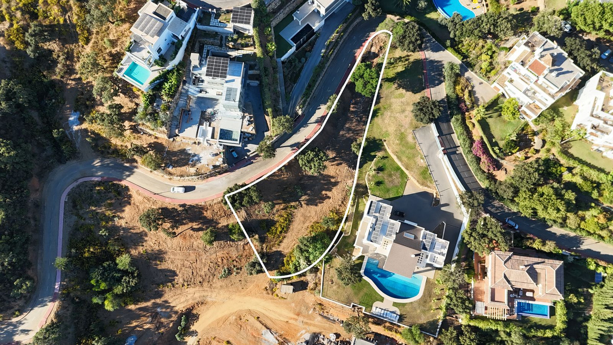 1,899 m² Plot in Marbella