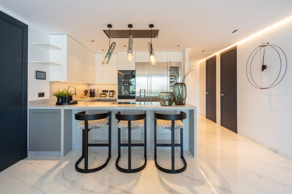 3 Bedroom Apartment in Marbella - Photo 9