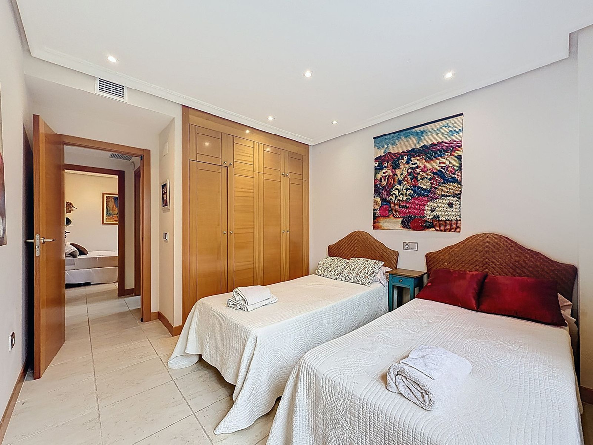 3 Bedroom Apartment in Estepona - Foto 35