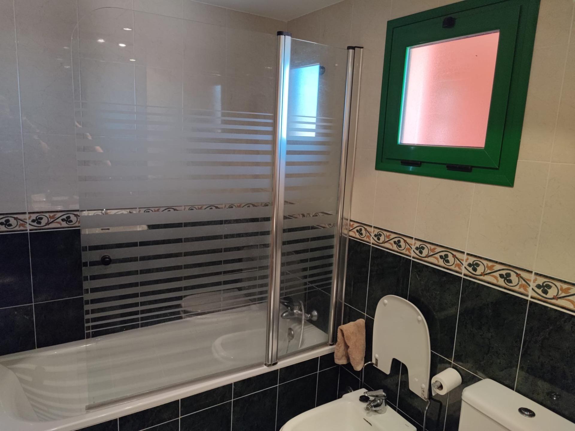 4 Bedroom Townhouse in Fuengirola - Photo 10
