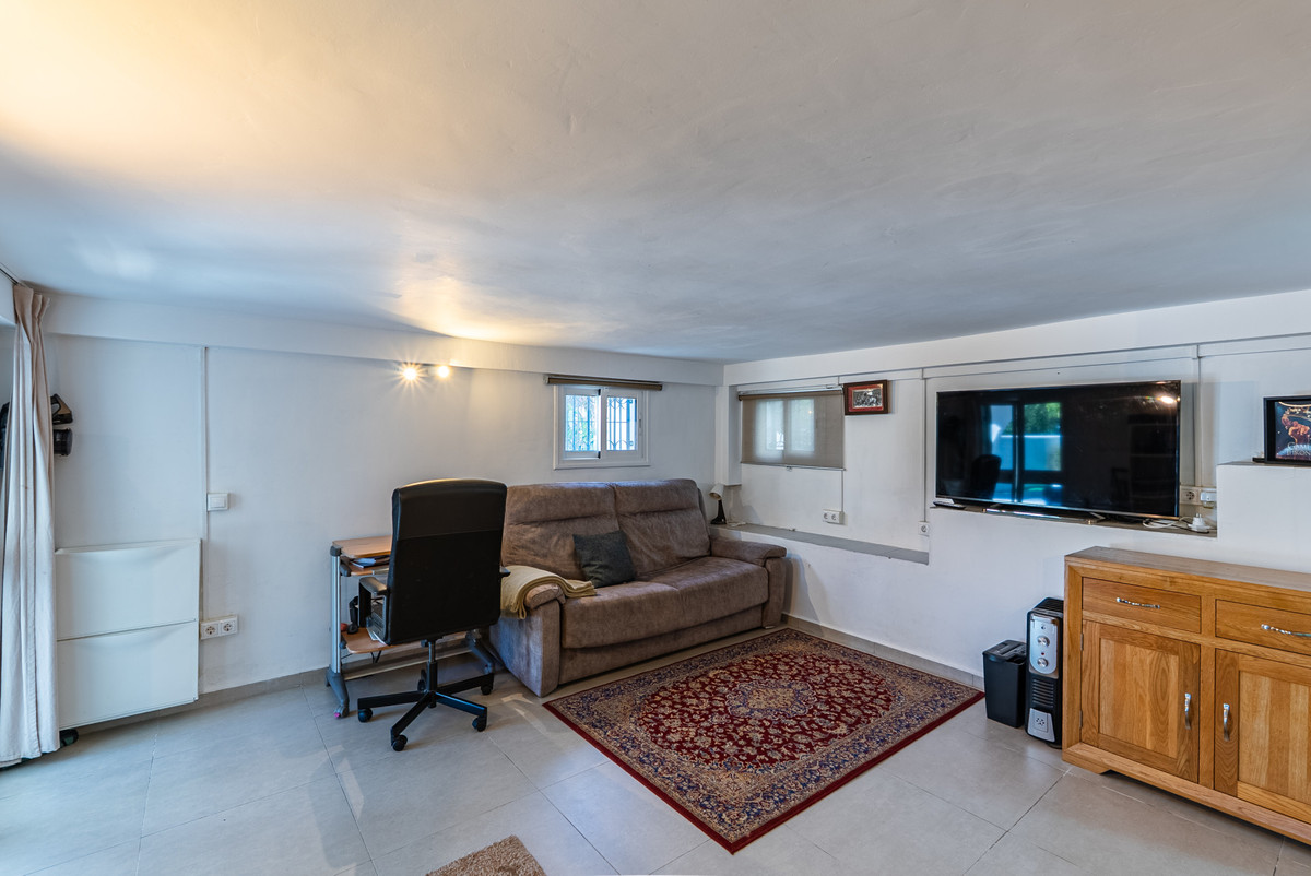 3 Bedroom Townhouse in Estepona - Photo 23