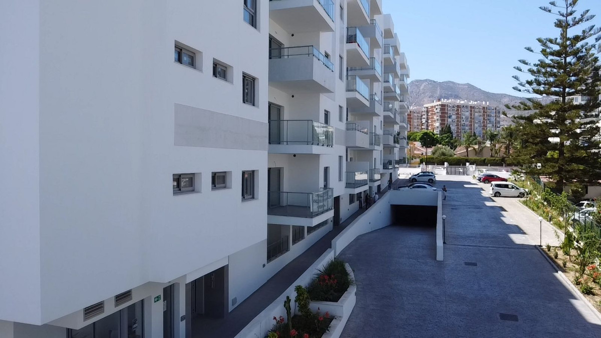 2 Bedroom Apartment in Benalmádena - Photo 45