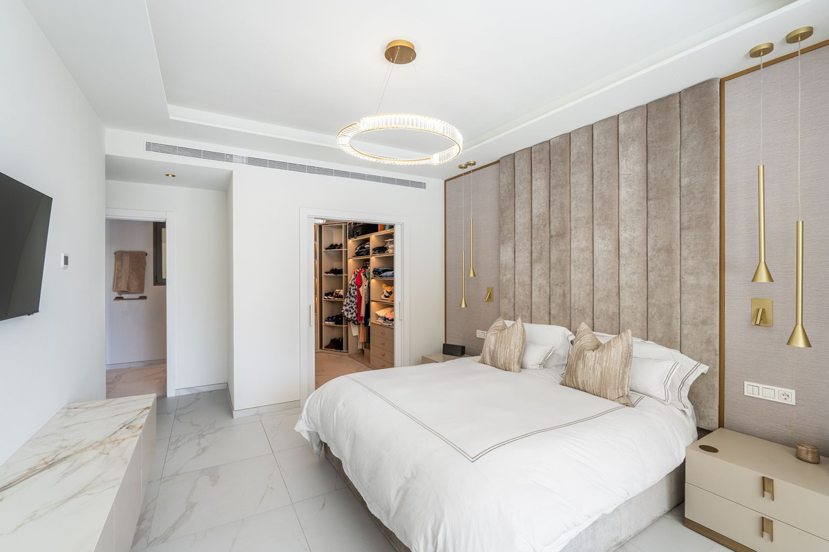3 Bedroom Apartment in Benalmádena - Photo 15