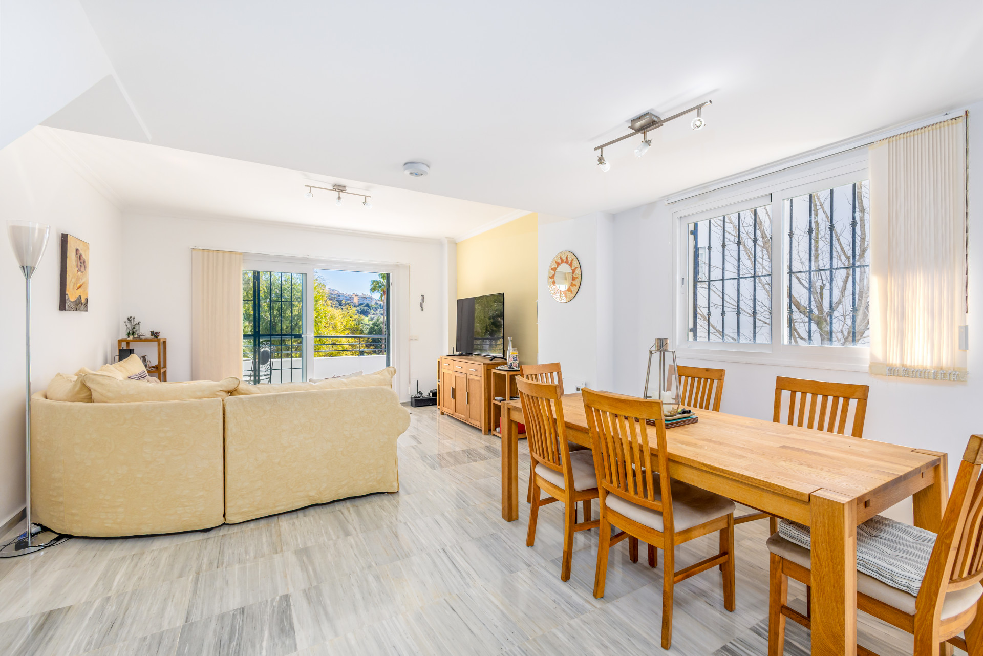 2 Bedroom Townhouse in Alhaurín el Grande - Photo 3