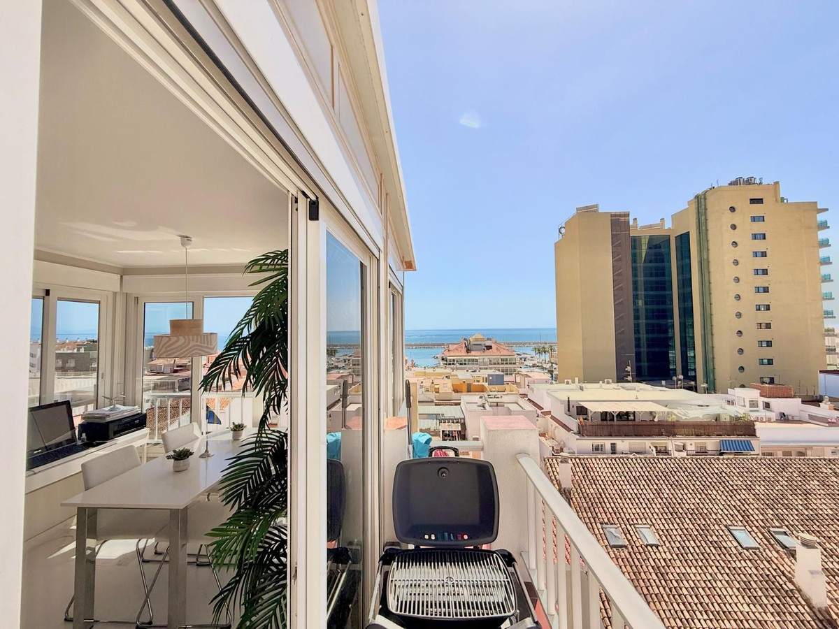 2 Bedroom Penthouse in Fuengirola - Photo 15