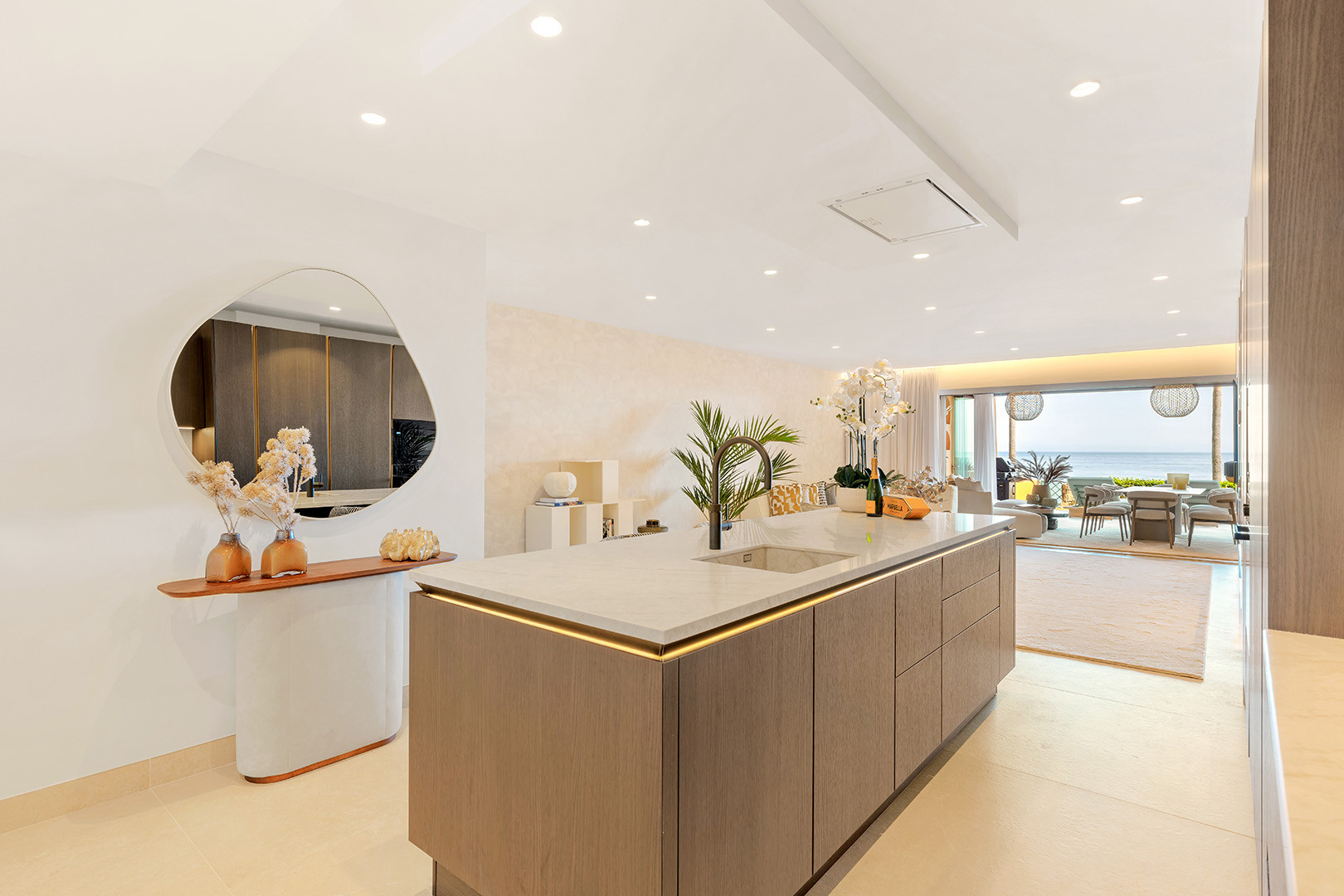 4 Bedroom Apartment in Estepona - Photo 11