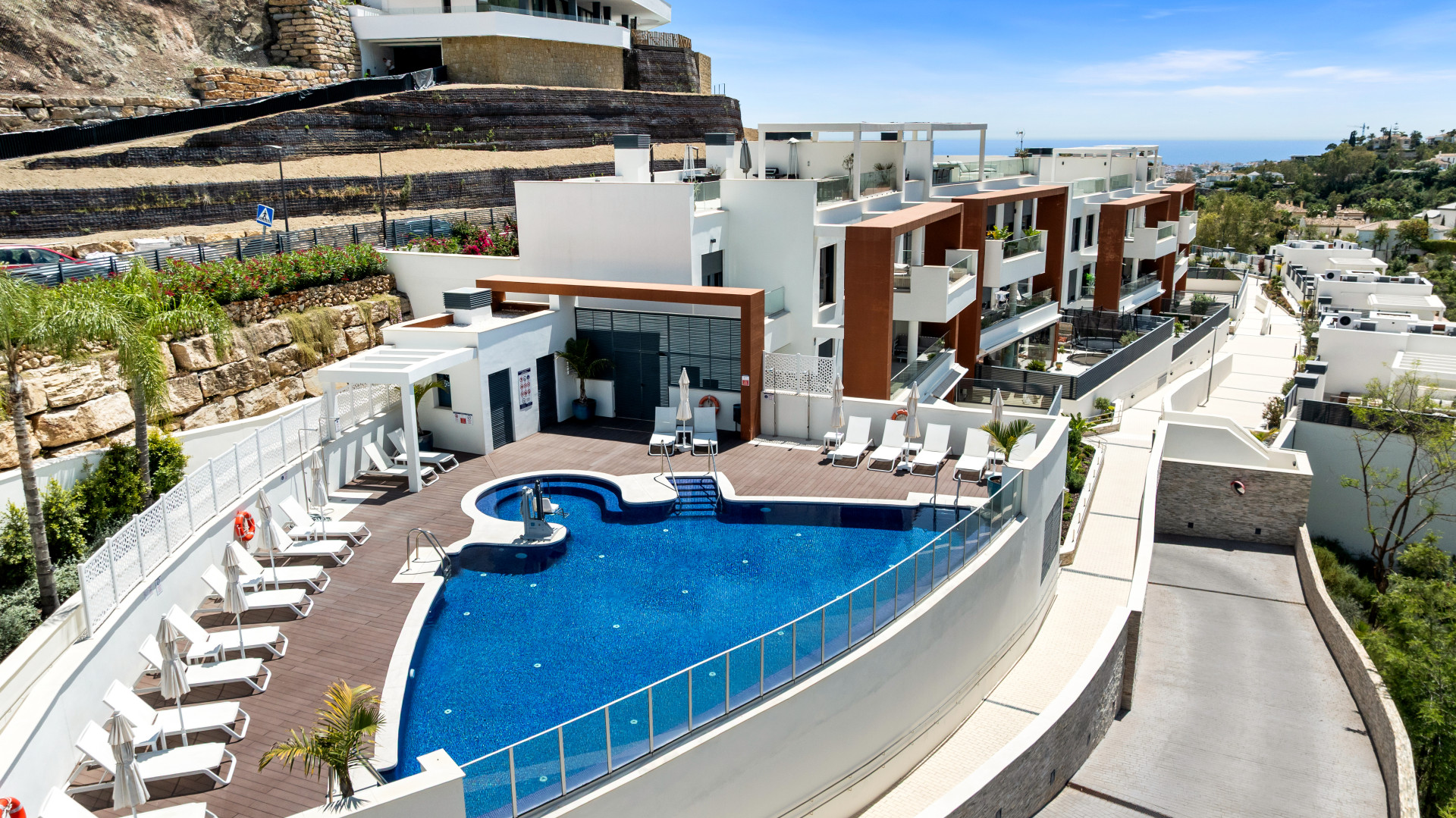 3 Bedroom Penthouse in Benahavís - Photo 17