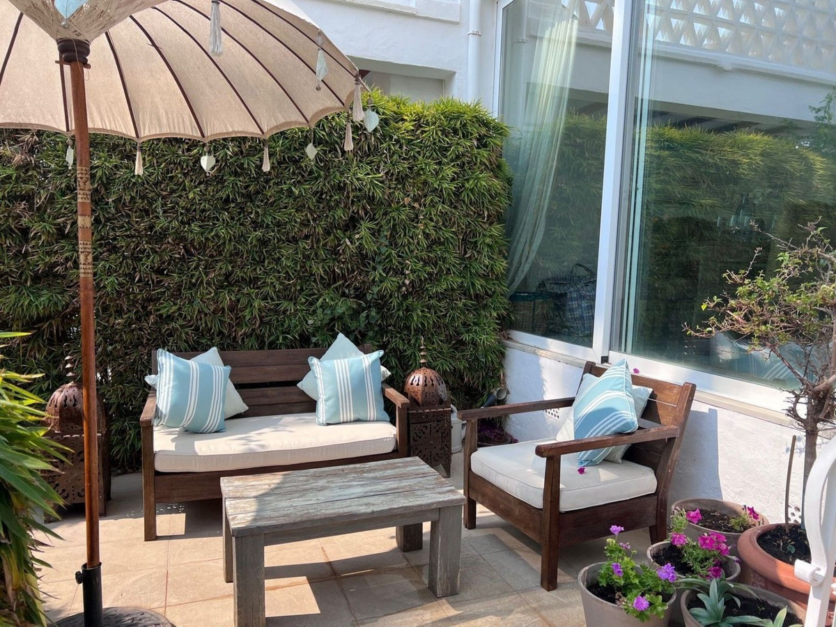 3 Bedroom Townhouse in Marbella - Photo 4