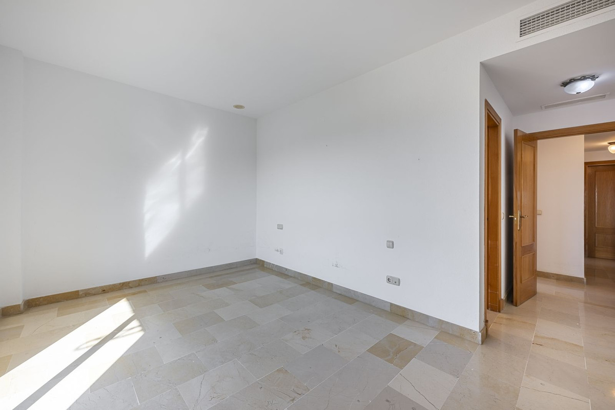 3 Bedroom Apartment in San Pedro de Alcántara - Photo 23