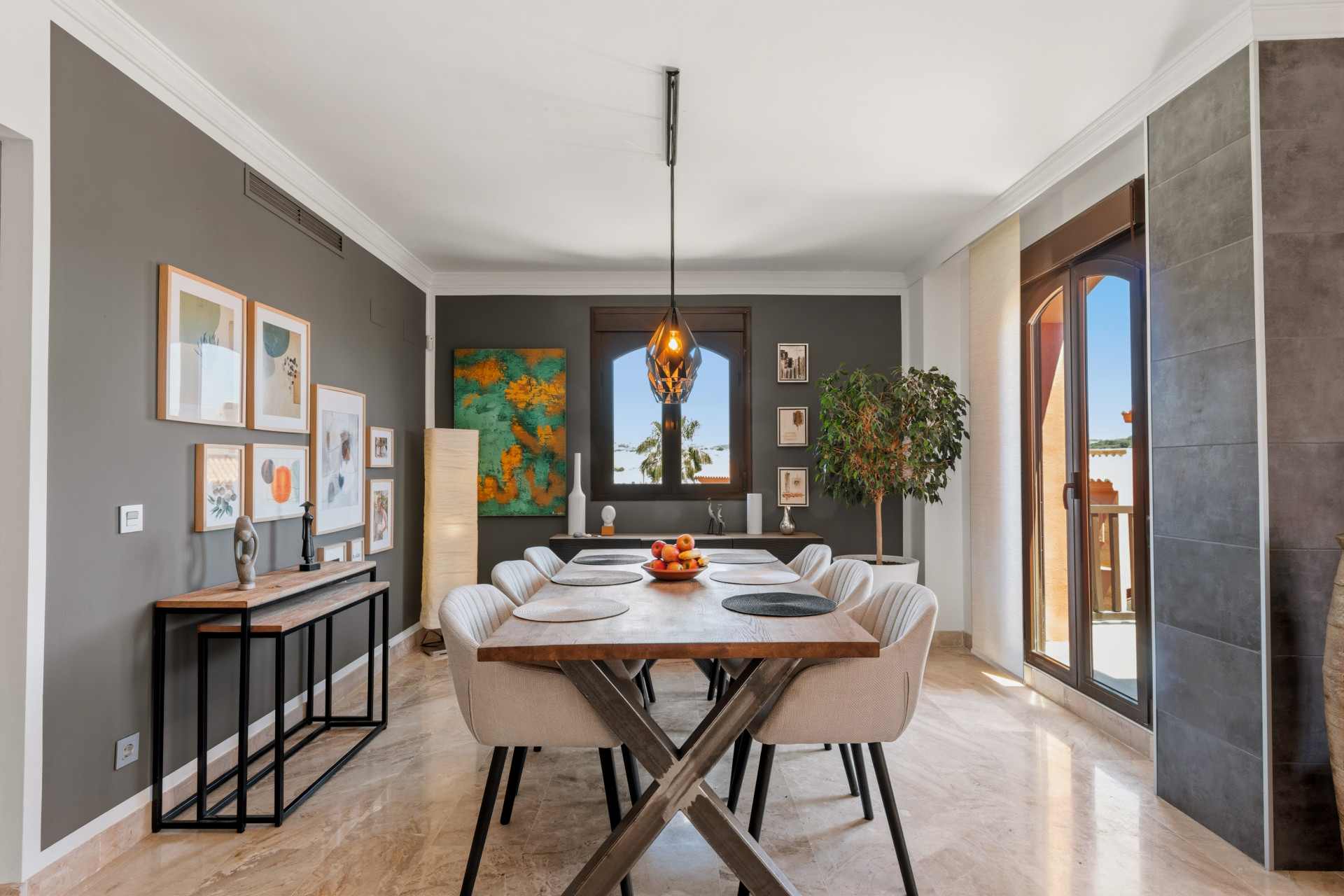 3 Bedroom Penthouse in Estepona - Photo 4