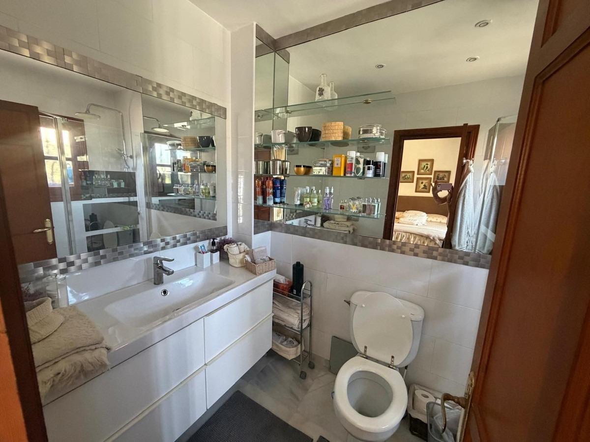 3 Bedroom Townhouse in Marbella - Photo 8