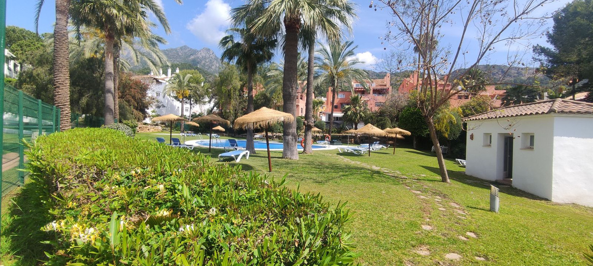 2 Bedroom Apartment in Marbella - Photo 6