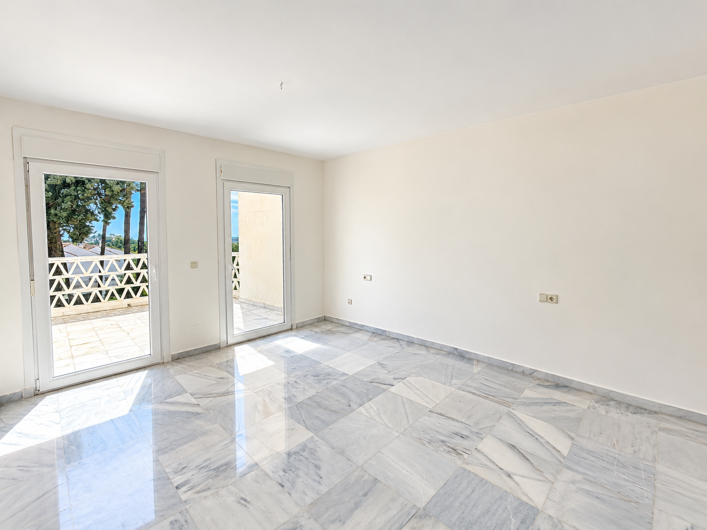 3 Bedroom Townhouse in Marbella - Photo 12