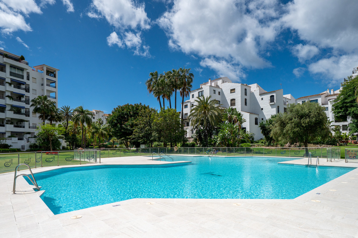 3 Bedroom Apartment in Marbella - Photo 28