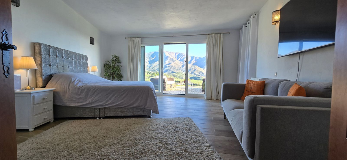 4 Bedroom Country house in Casares - Foto 12