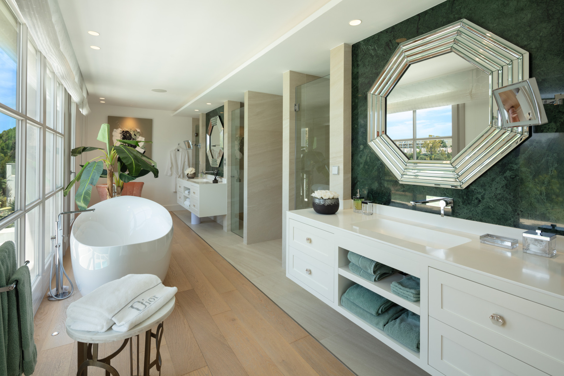 6 Bedroom Villa in Marbella - Photo 21
