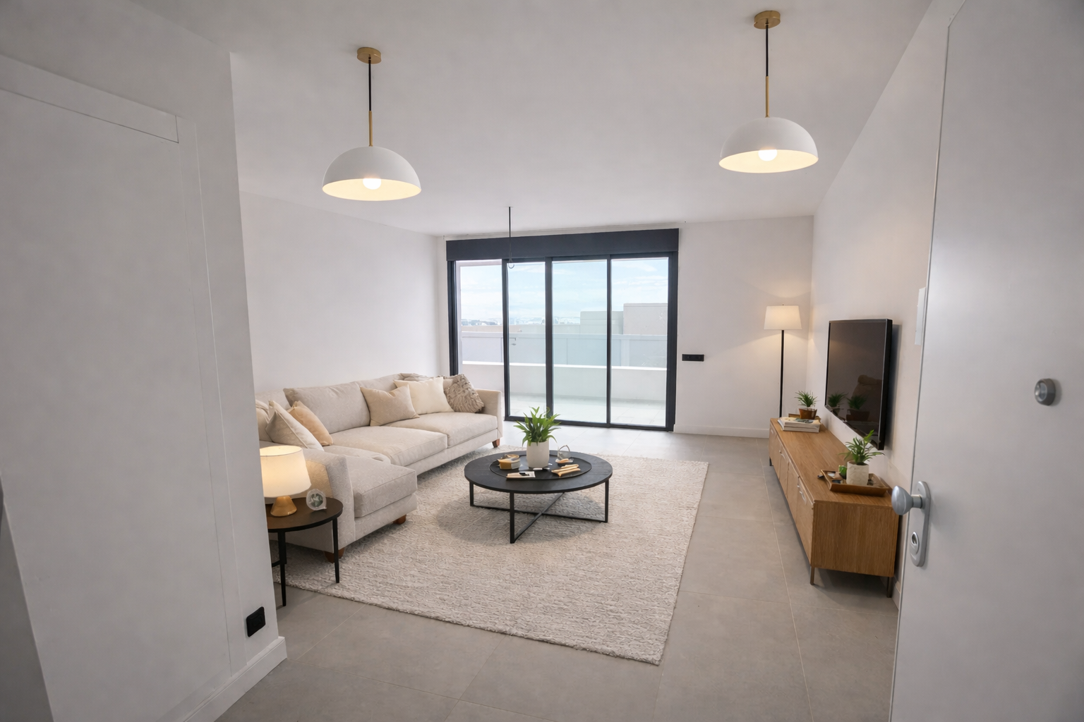 2 Bedroom Apartment in Marbella - Photo 11