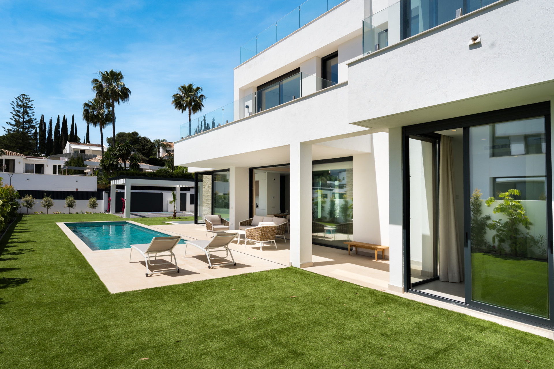 5 Bedroom Villa in Estepona - Photo 11