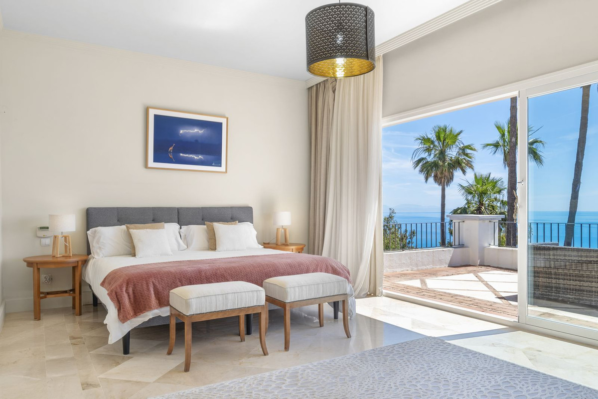4 Bedroom Villa in Manilva - Photo 22