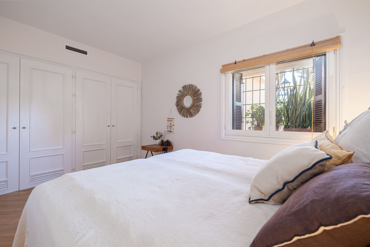 3 Bedroom Apartment in Marbella - Photo 11
