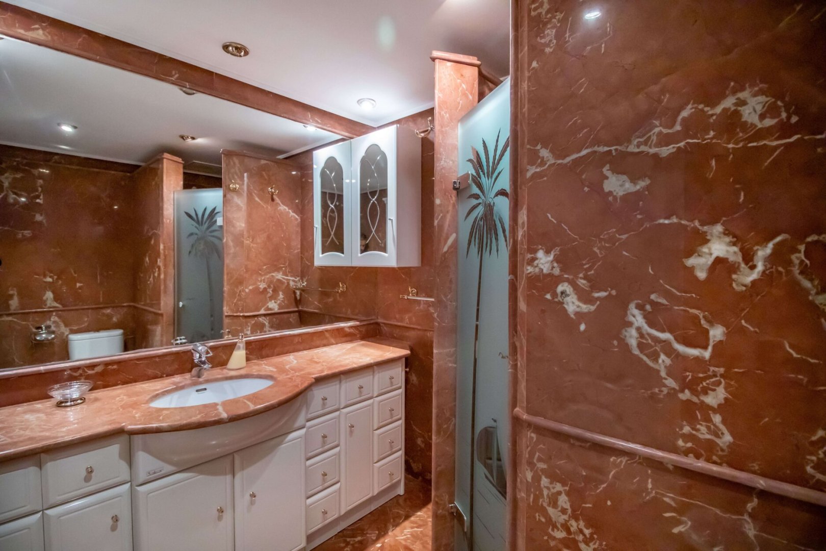 4 Bedroom Apartment in Marbella - Photo 8