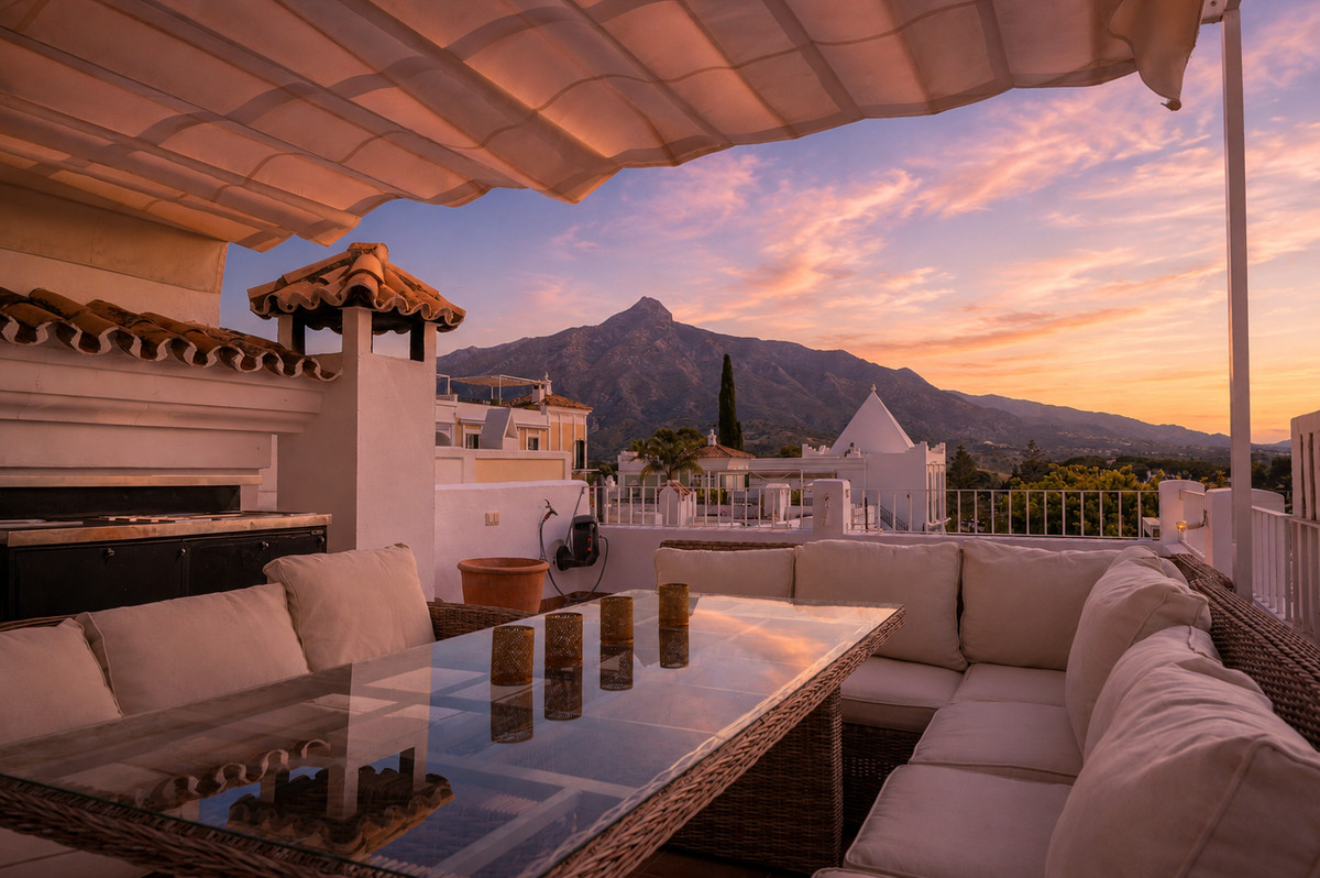 3 Bedroom Townhouse in Marbella - Photo 2