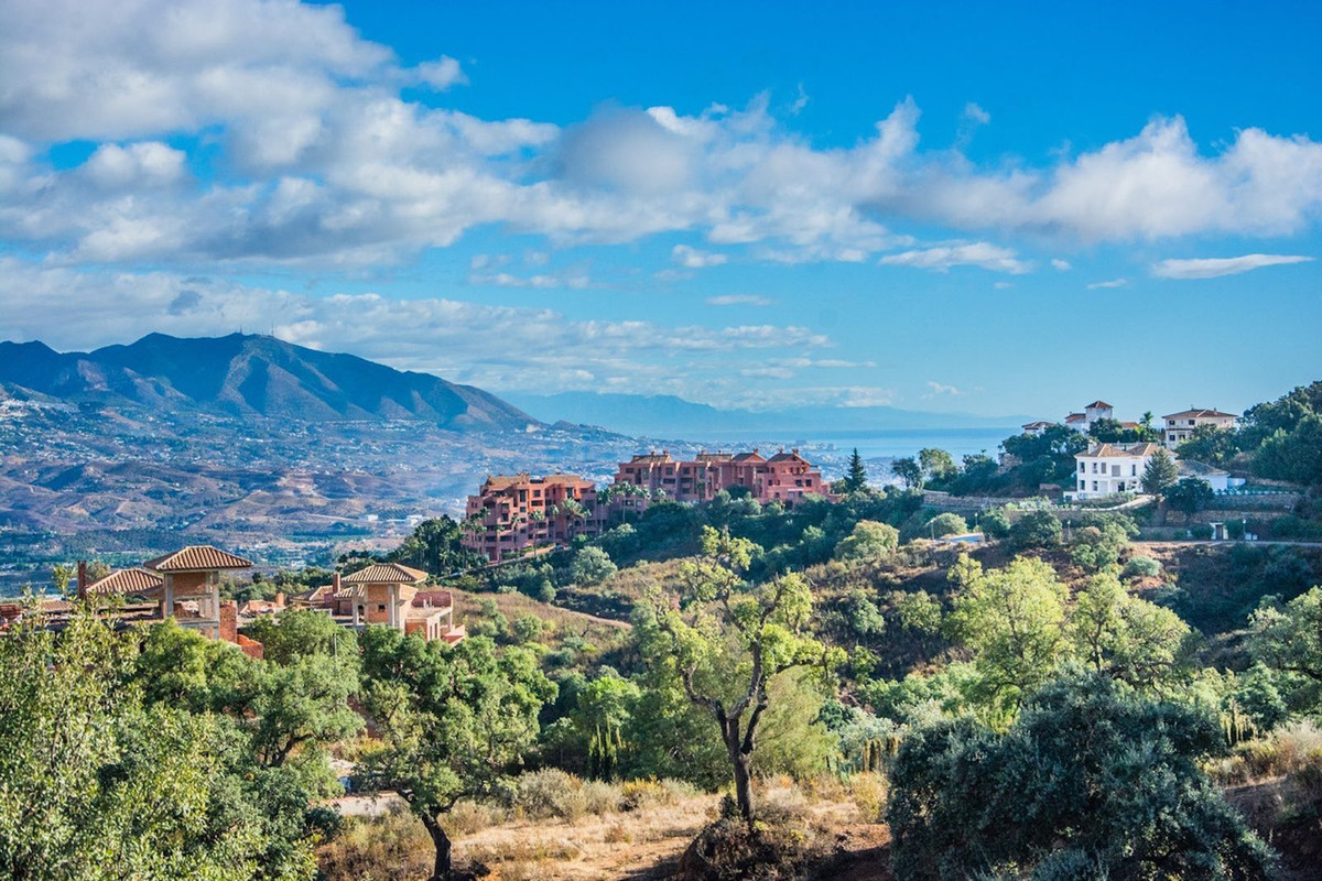 2,266 m² Plot in Marbella - Photo 4