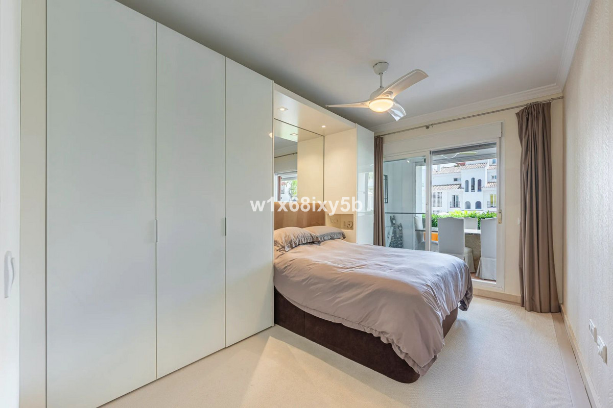 3 Bedroom Apartment in San Pedro de Alcántara - Photo 21