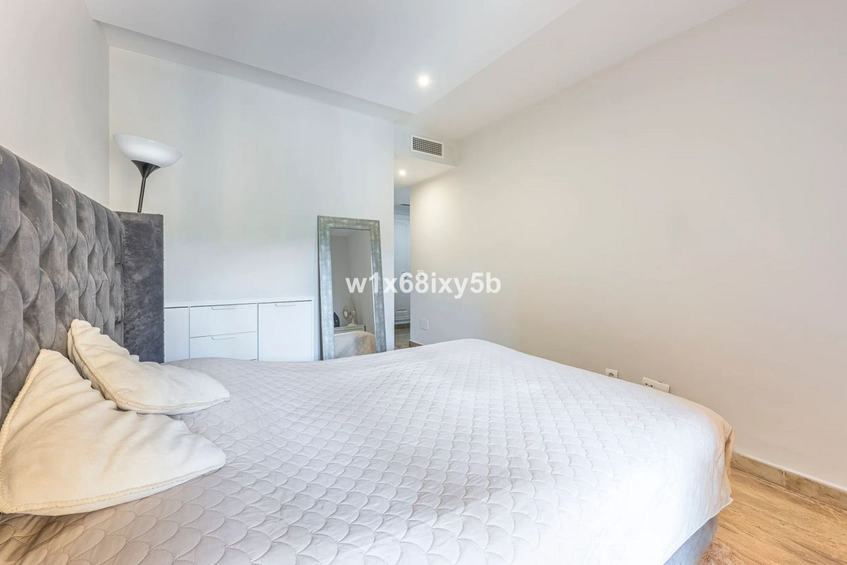 2 Bedroom Apartment in San Pedro de Alcántara - Photo 15