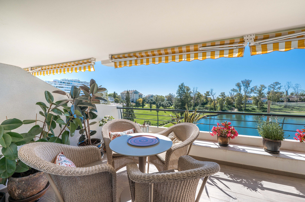 4 Bedroom Apartment in San Pedro de Alcántara - Photo 27