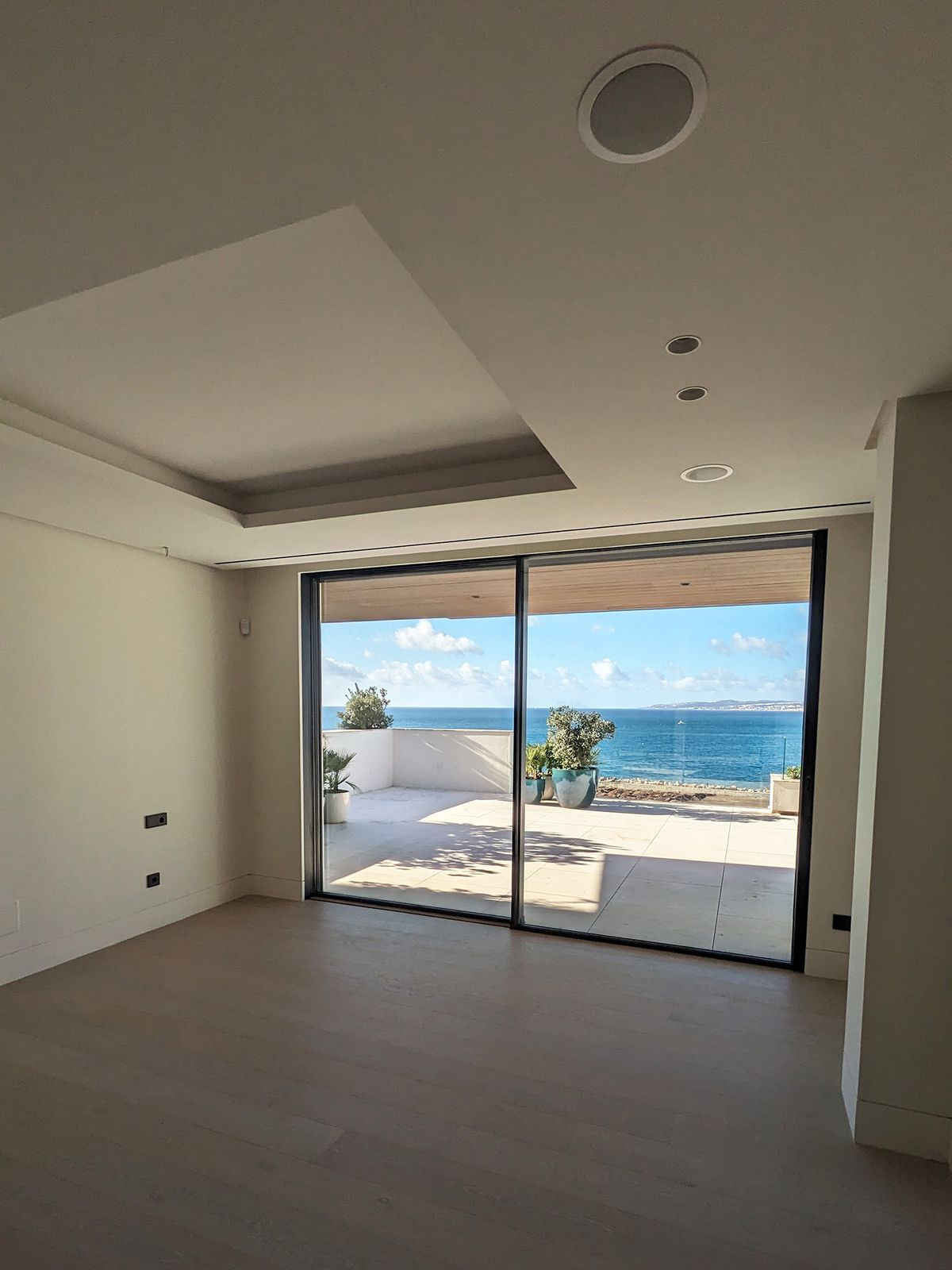 2 Bedroom Apartment in Estepona - Photo 8