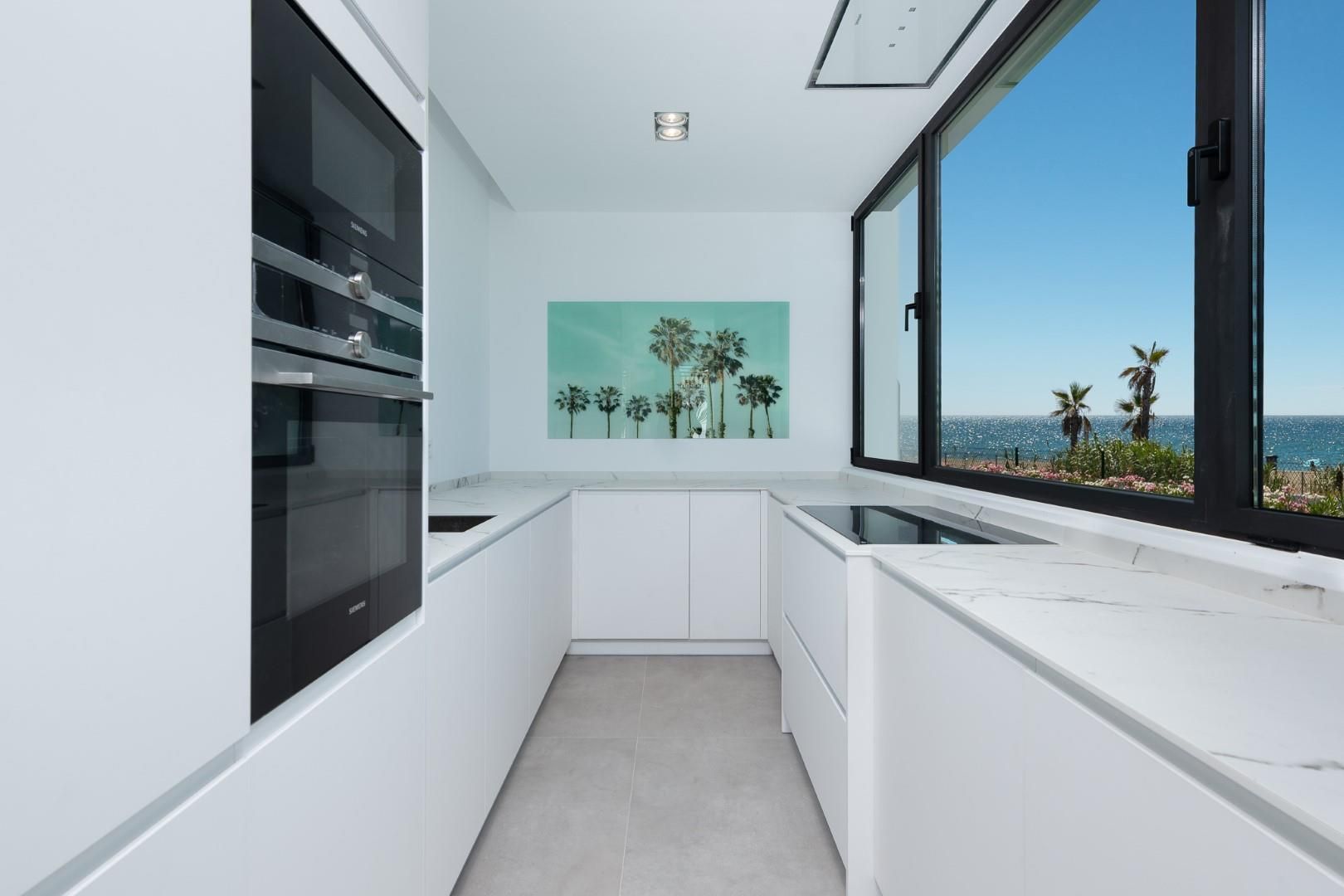 5 Bedroom Villa in Estepona - Photo 18