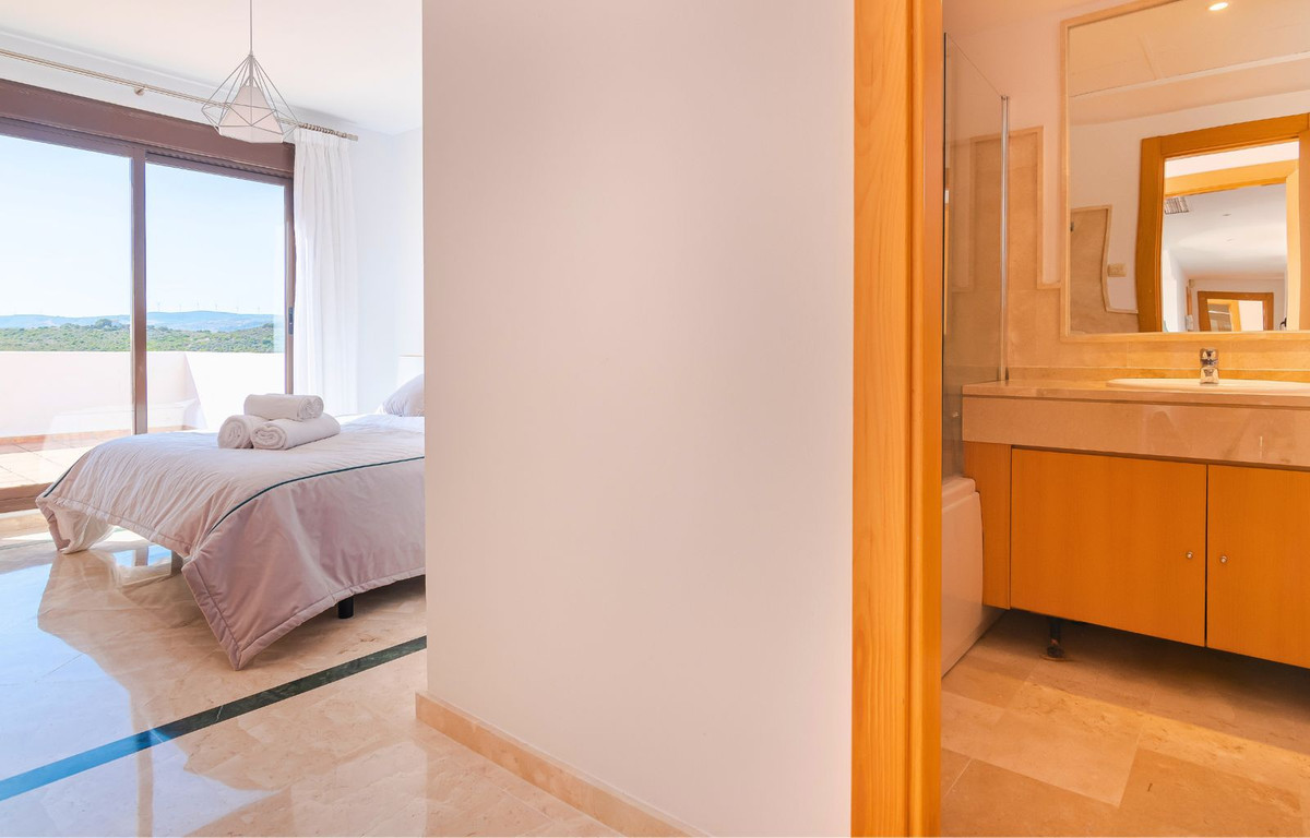 3 Bedroom Penthouse in Casares - Photo 14