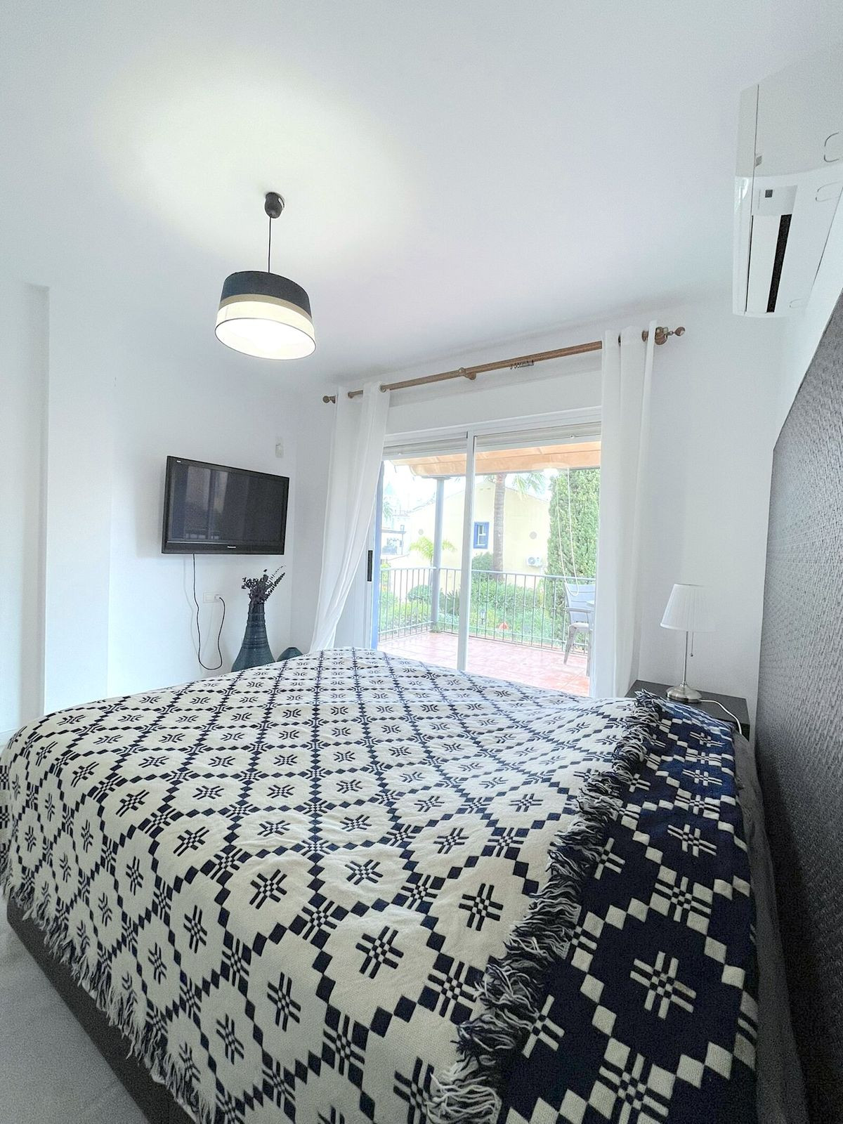 3 Bedroom Townhouse in San Pedro de Alcántara - Photo 12