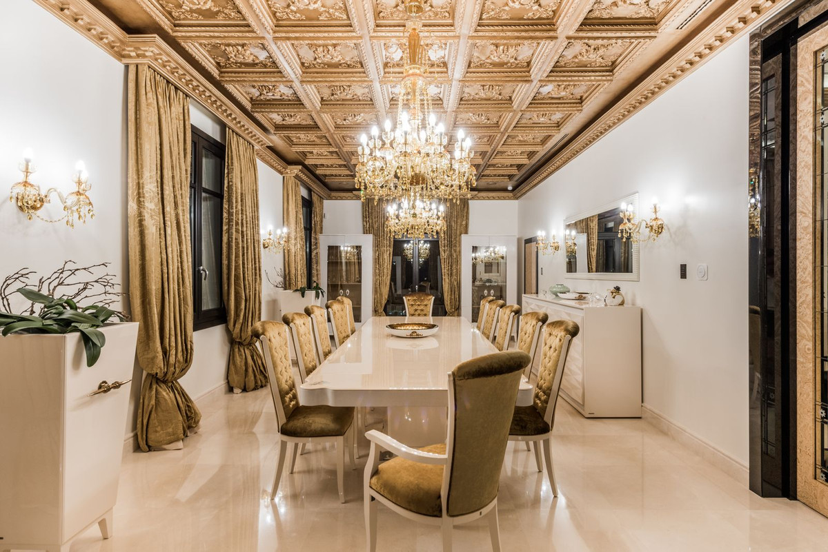 7 Bedroom Villa in Marbella - Photo 11